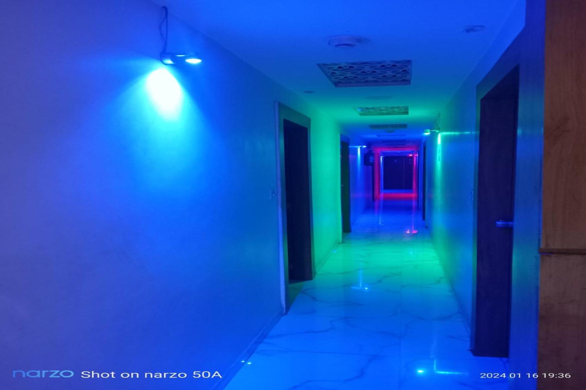 Hotel New Lake View Ahmedabad Exteriör bild
