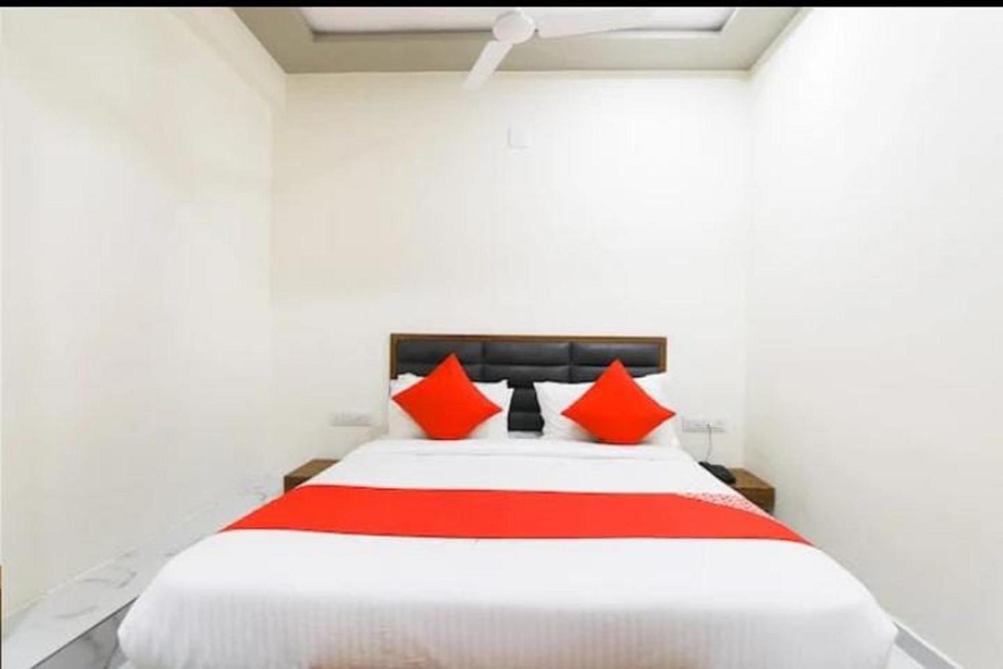 Hotel New Lake View Ahmedabad Exteriör bild