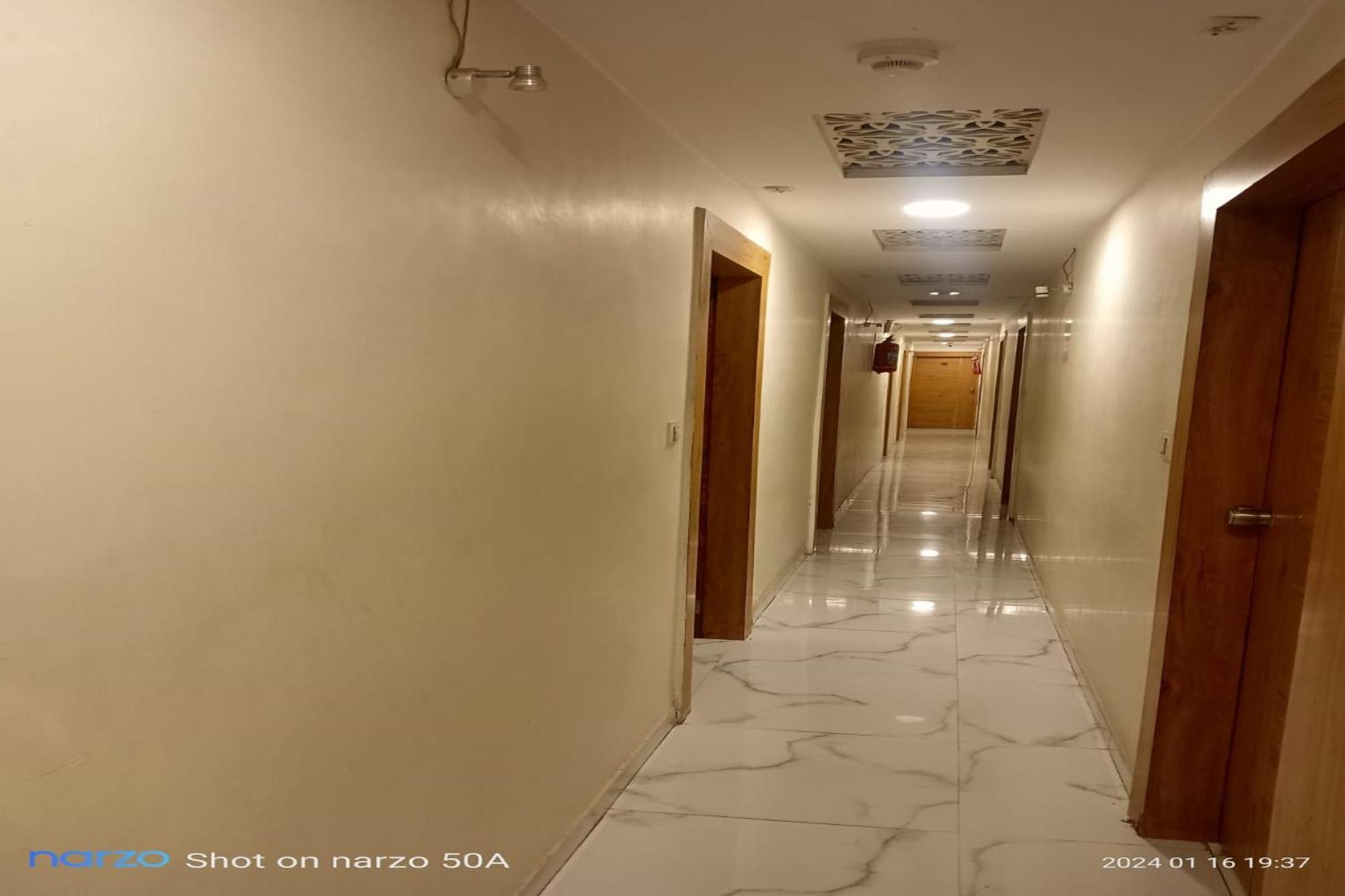 Hotel New Lake View Ahmedabad Exteriör bild