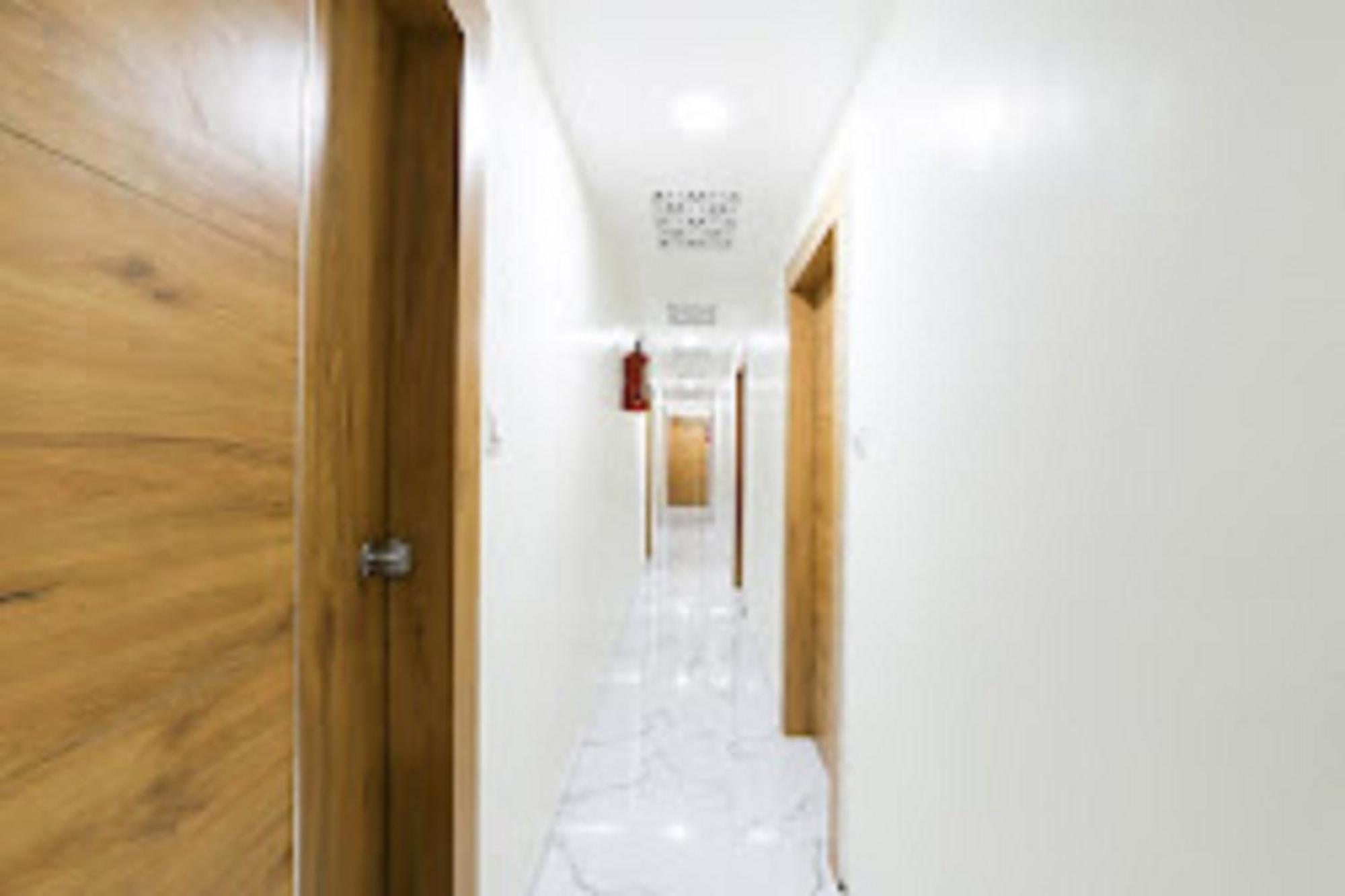 Hotel New Lake View Ahmedabad Exteriör bild